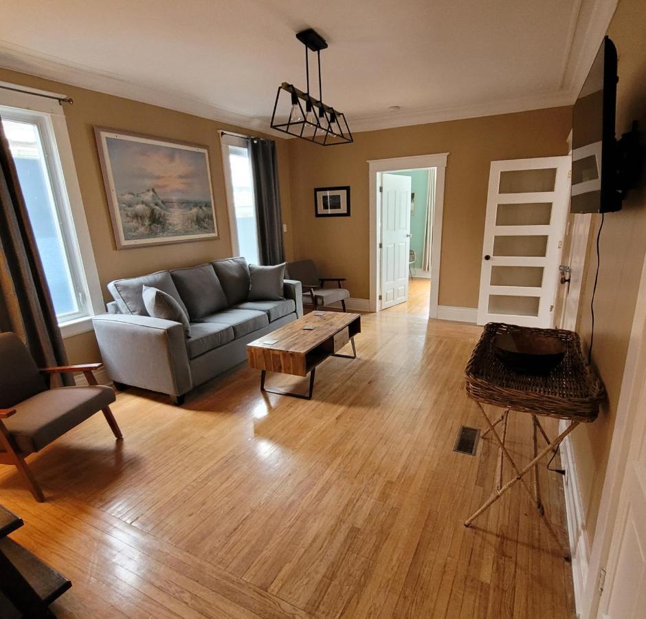 Canalside Restaurant, Inn & Kitchen Store Port Colborne Extérieur photo