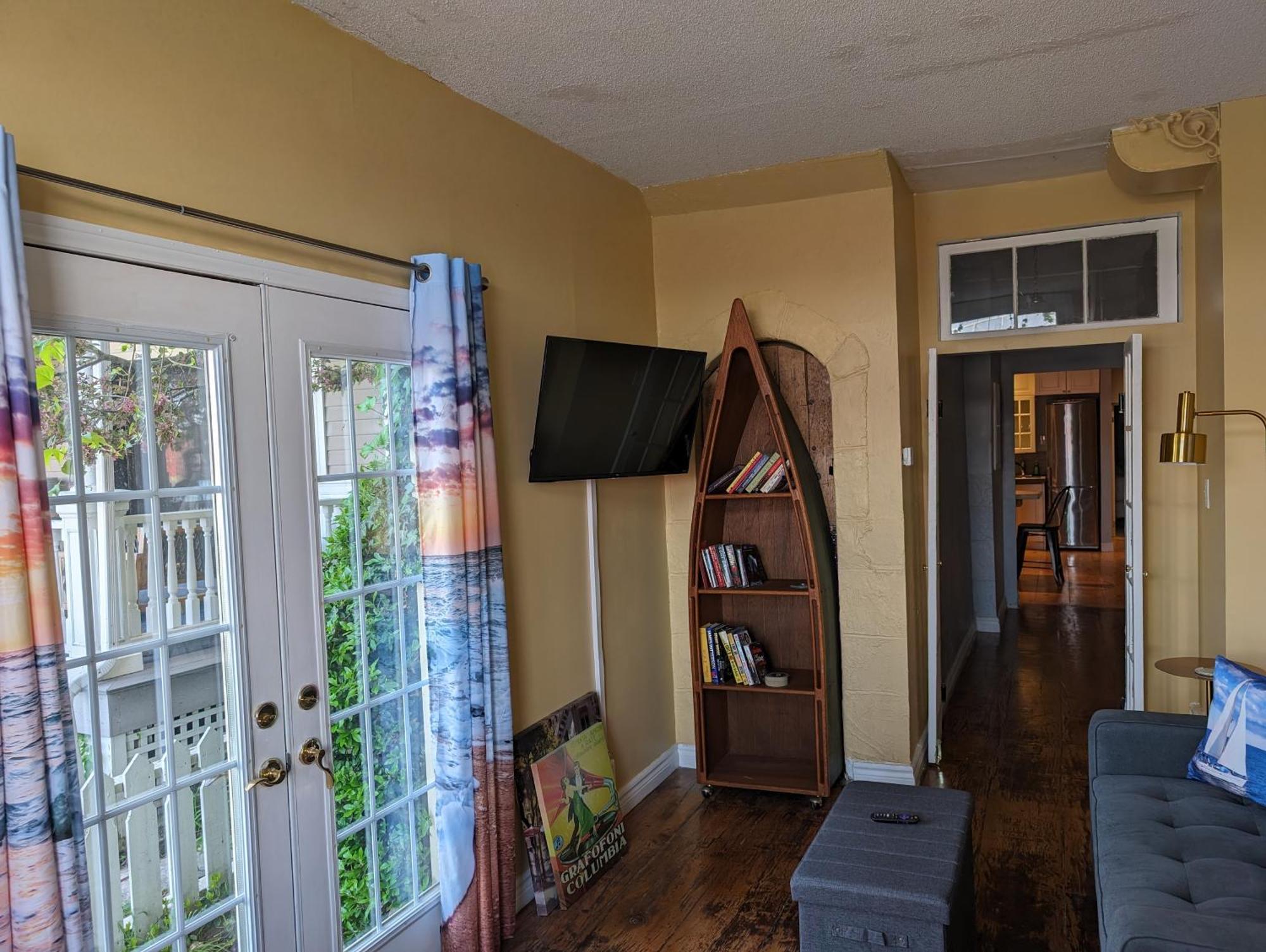 Canalside Restaurant, Inn & Kitchen Store Port Colborne Extérieur photo