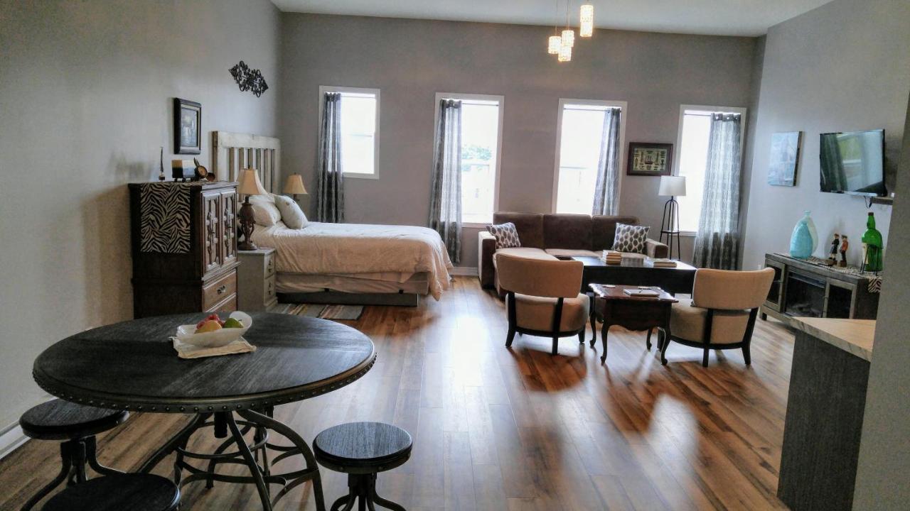 Canalside Restaurant, Inn & Kitchen Store Port Colborne Extérieur photo