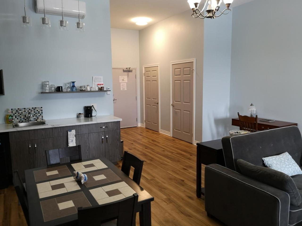 Canalside Restaurant, Inn & Kitchen Store Port Colborne Extérieur photo