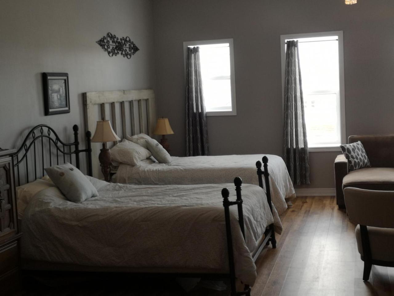 Canalside Restaurant, Inn & Kitchen Store Port Colborne Extérieur photo
