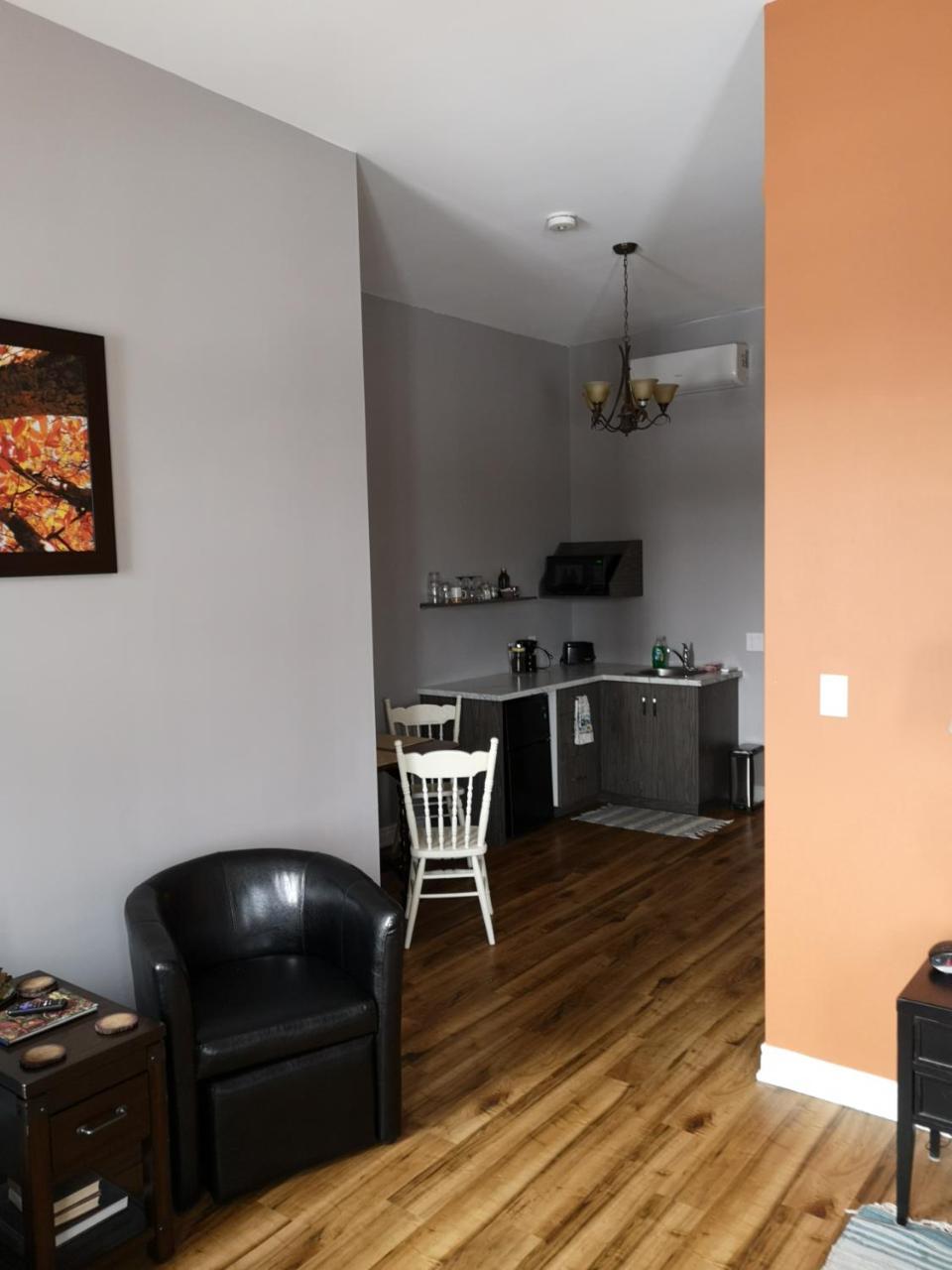 Canalside Restaurant, Inn & Kitchen Store Port Colborne Extérieur photo