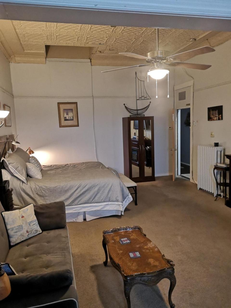 Canalside Restaurant, Inn & Kitchen Store Port Colborne Extérieur photo